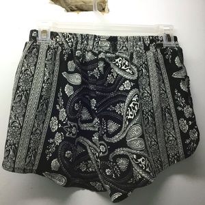 UK2LA Shorts